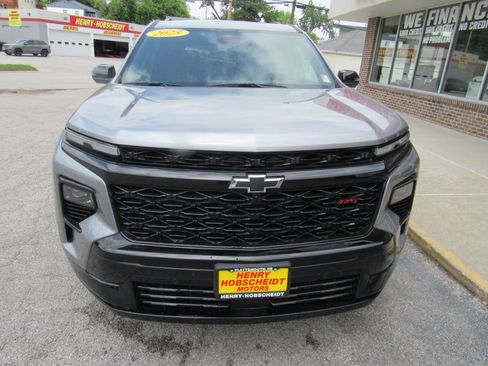 Used 2025 Chevrolet Traverse RS w/ LPO, Floor Liner Package AWD/4WD image 2