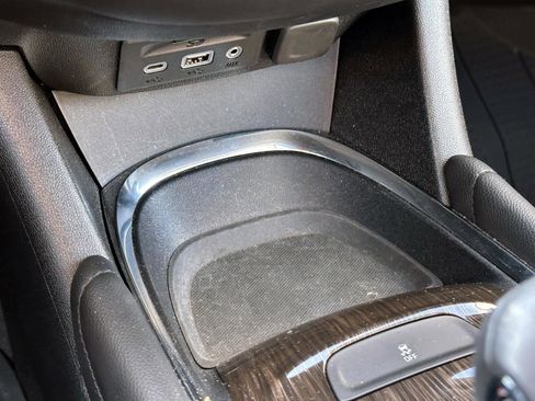 Used 2022 Chevrolet Malibu Premier image 30