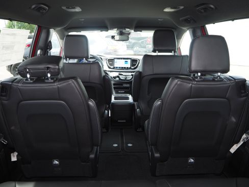 New 2025 Chrysler Voyager LX image 13