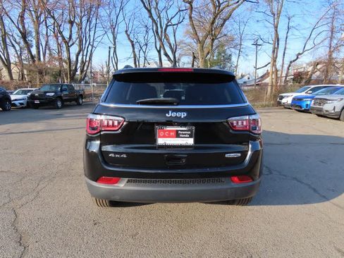 Used 2022 Jeep Compass Latitude image 5