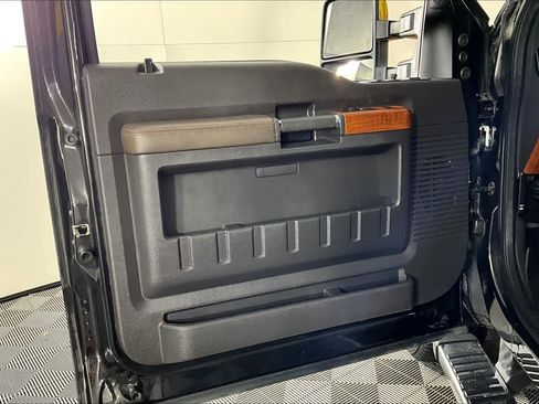 Used 2015 Ford F250 King Ranch w/ King Ranch w/Chrome Package image 20