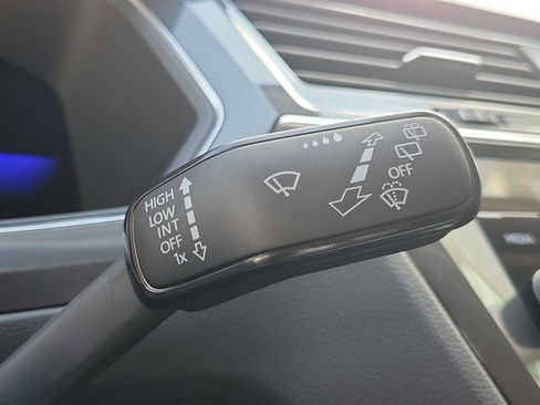 Used 2023 Volkswagen Tiguan SE FWD image 22