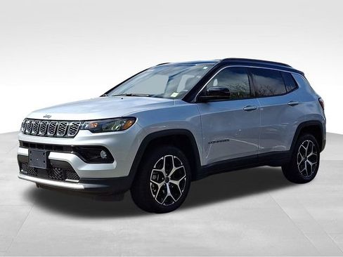 Used 2025 Jeep Compass Limited AWD/4WD image 3
