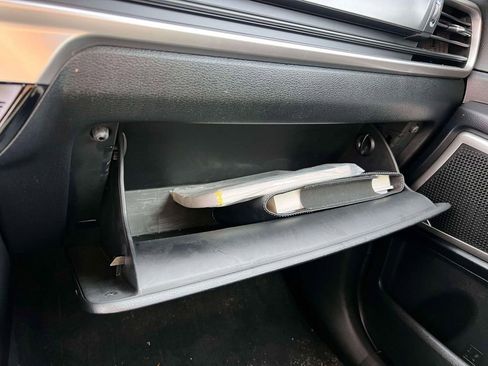 Used 2023 Kia Telluride LX image 32