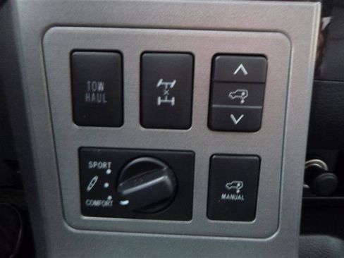 Used 2014 Toyota Sequoia Platinum image 18