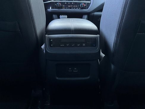 Used 2025 Nissan Pathfinder SV image 14