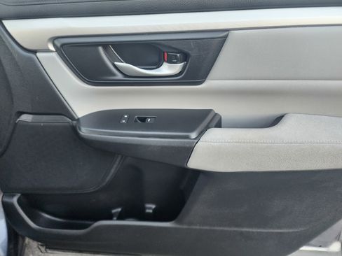 Used 2017 Honda CR-V LX image 13