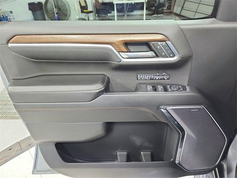 Used 2023 Chevrolet Silverado 1500 High Country image 36