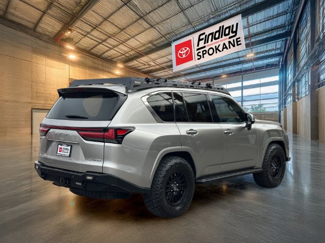 Used 2022 Lexus LX 600 4WD w/ Luxury Package image 5
