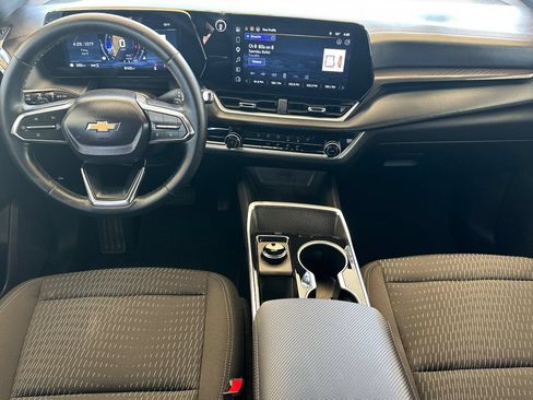 Used 2026 Chevrolet Equinox LT AWD/4WD image 13