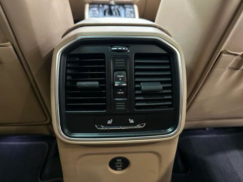 Used 2019 Porsche Macan AWD/4WD image 50