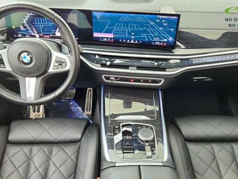 Used 2024 BMW X7 xDrive40i w/ M Sport Package AWD/4WD image 40