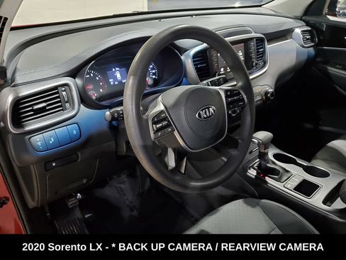 Used 2020 Kia Sorento LX FWD image 7