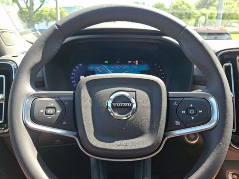 Certified 2024 Volvo XC40 B5 Plus w/ Climate Package AWD/4WD image 21
