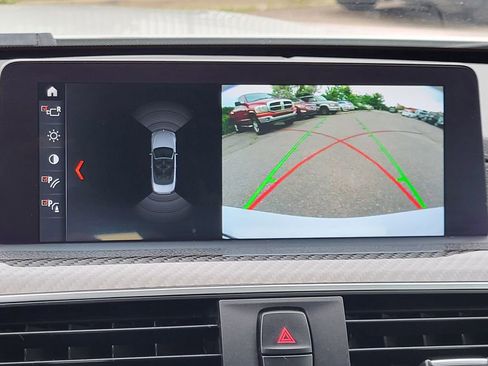 Used 2020 BMW M4 Convertible image 28