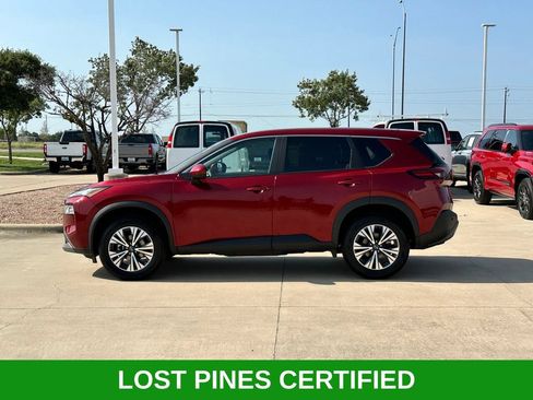 Used 2023 Nissan Rogue SV FWD image 3