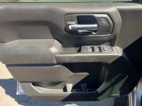 Used 2019 Chevrolet Silverado 1500 Custom w/ Custom Value Package AWD/4WD image 14