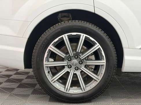 Used 2019 Audi Q7 2.0T Premium Plus AWD/4WD image 37