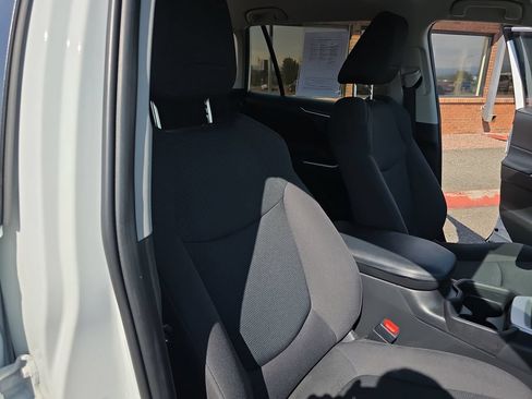 Used 2019 Toyota RAV4 LE w/ All Weather Liner Package AWD/4WD image 34