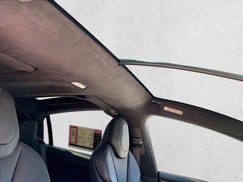 Used 2018 Tesla Model X 100D image 17