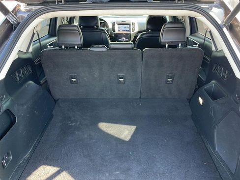 Used 2019 Ford Edge Titanium FWD image 33