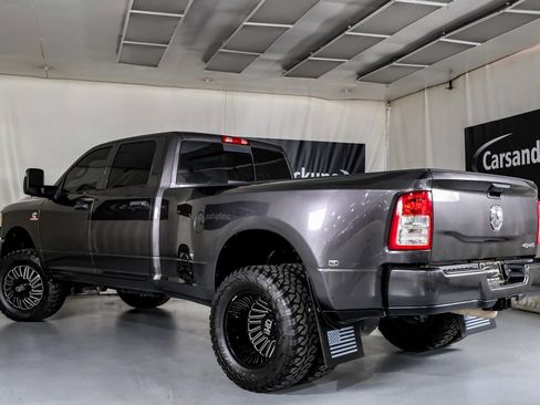Used 2024 RAM 3500 Tradesman w/ Chrome Appearance Group AWD/4WD image 10