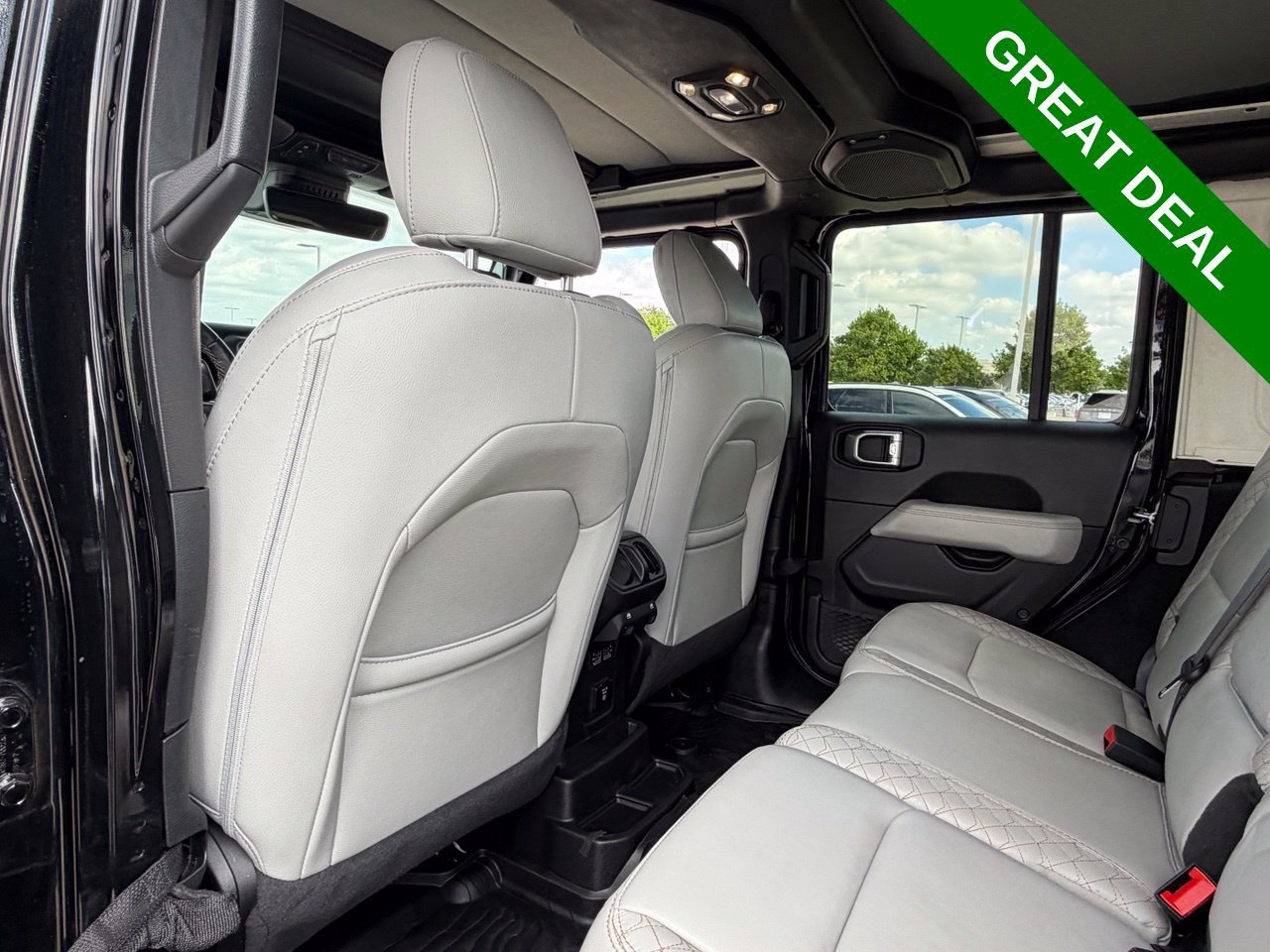 Used 2021 Jeep Wrangler Unlimited Sahara AWD/4WD image 40
