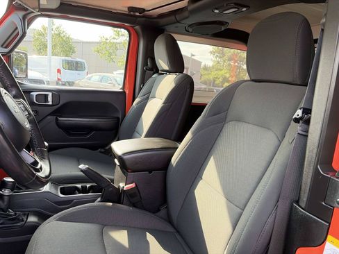 Used 2019 Jeep Wrangler Sport AWD/4WD image 16