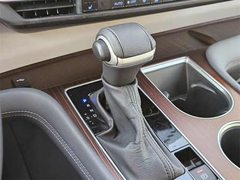 Certified 2024 Toyota Sienna XLE image 34