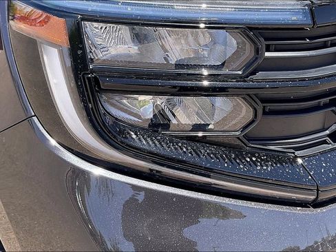 Used 2025 Ford Expedition Active AWD/4WD image 30