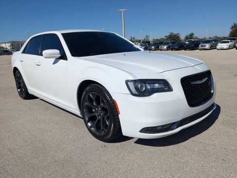 Used 2020 Chrysler 300 S image 2