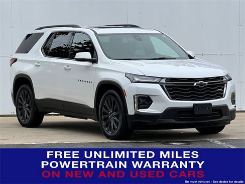 Used 2023 Chevrolet Traverse RS image 1