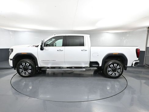 Used 2025 GMC Sierra 3500 Denali image 11