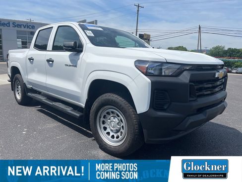 Used 2024 Chevrolet Colorado W/T AWD/4WD image 1