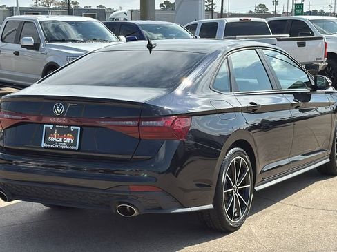 Used 2025 Volkswagen Jetta GLI Autobahn image 5