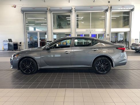 Used 2025 Nissan Altima 2.5 SV w/ SV Special Edition Package AWD/4WD image 4