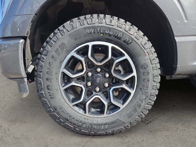 Used 2022 Ford F150 Lariat w/ Max Trailer Tow Package AWD/4WD image 9