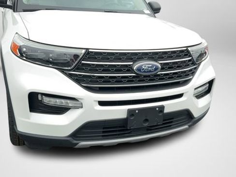 Used 2022 Ford Explorer XLT w/ Equipment Group 202A AWD/4WD image 21