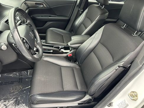 Used 2016 Honda Accord Sport image 21