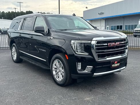 Used 2023 GMC Yukon XL SLT w/ SLT Luxury Package AWD/4WD image 4
