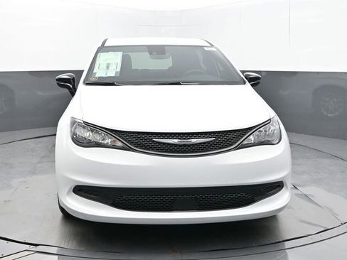 New 2025 Chrysler Voyager LX image 8