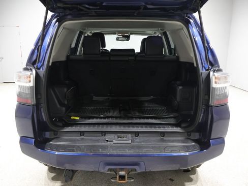Used 2022 Toyota 4Runner SR5 Premium w/ Moonroof Package AWD/4WD image 20