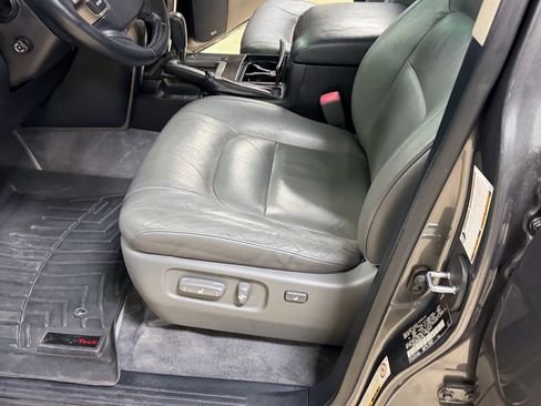 Used 2008 Toyota Land Cruiser AWD/4WD image 21