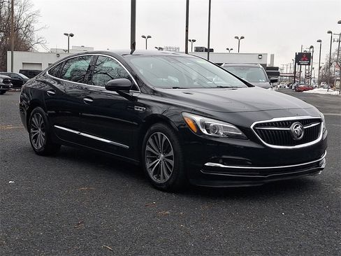 Used 2017 Buick LaCrosse Premium w/ Dynamic Driver Package image 4