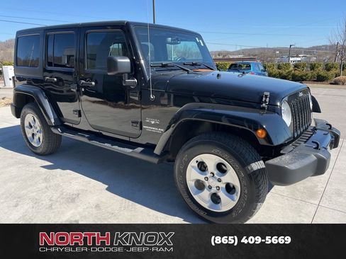 Used 2017 Jeep Wrangler Unlimited Sahara w/ Connectivity Group image 26