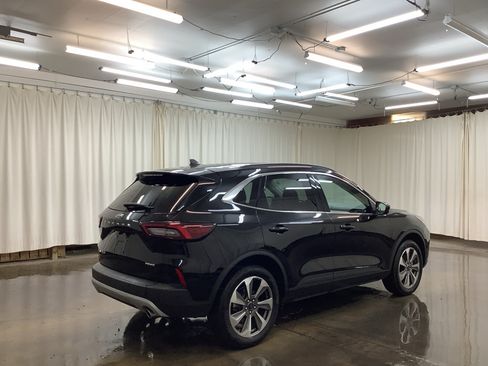 Used 2025 Ford Escape Platinum AWD/4WD image 6