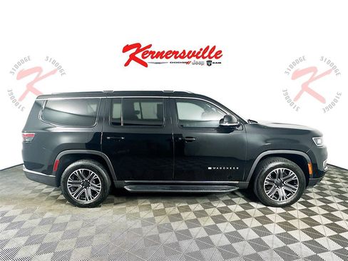 Used 2022 Jeep Wagoneer Series III w/ Flexible Seating Group image 8