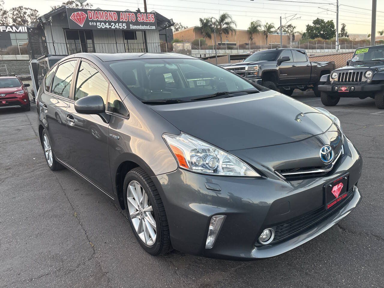 Used 2013 Toyota Prius V Five FWD image 4