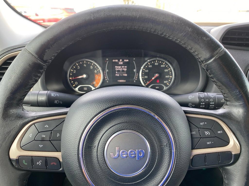 Used 2017 Jeep Renegade Latitude FWD image 20