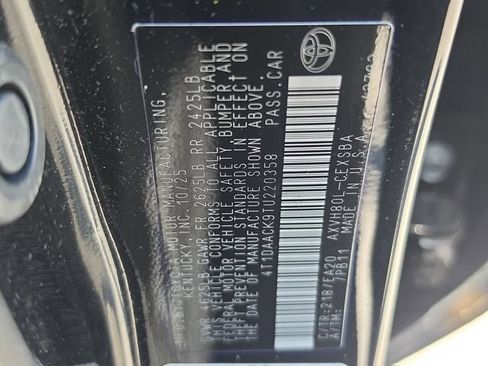 Used 2026 Toyota Camry Hybrid w/ Multimedia Upgrade Package FWD image 31